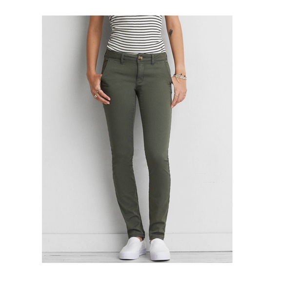 American Eagle Outfitters Pants - Green chinos